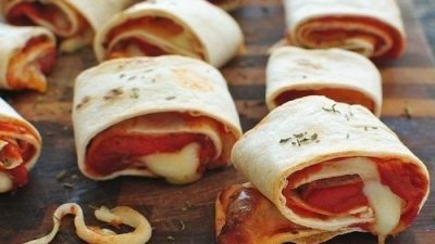 Легкие роллы-пицца из тортильи