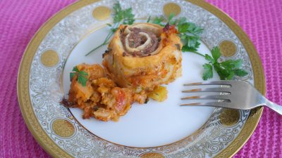 Ленивые пельмени под овощным соусом в духовке