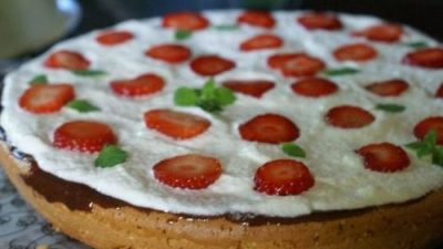 Летний торт с ягодами и шоколадом