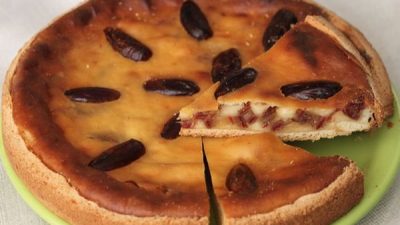 Ливанский пирог с изюмом и финиками