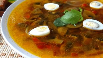 Луково-чесночная похлебка с шампиньонами