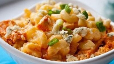 Макароны с куриным филе под сырным соусом