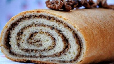 Маковый рулет с орехами к чаю