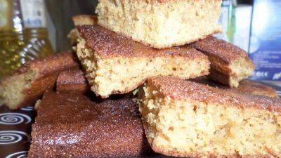 Медовый пирог с манкой на кефире