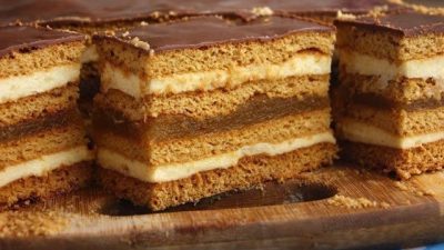 Медовый торт с яблочным джемом