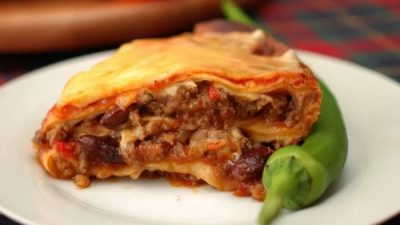 Мексиканская лазанья с фасолью и кукурузой