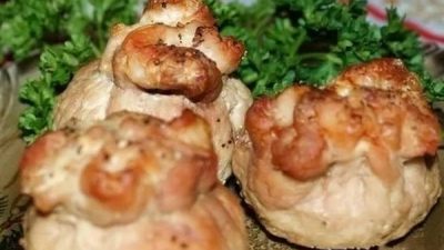 Мешочки из свинины с маринованными грибами