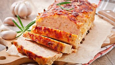 Митлоф с беконом и грибами