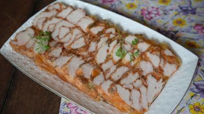 Мраморное куриное мясо на закуску