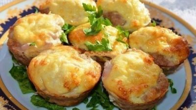 Мясные кексы с яично-сырной начинкой