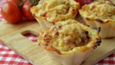 Мясные тефтели в картофельных корзиночках