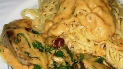 Нежная печень в сырном соусе