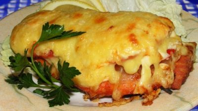 Нежная семга, запеченная с сыром