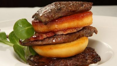 Нежная телячья печень с яблоками