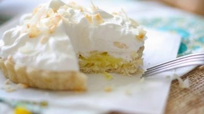 Нежное пирожное с бананово-кокосовой  начинкой