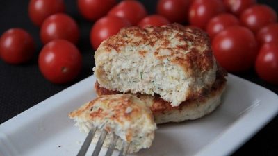 Нежные куриные котлеты с творогом и кабачком