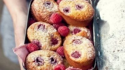 Нежные малиновые кексы