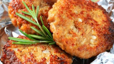 Нежные мясные котлеты с картофелем