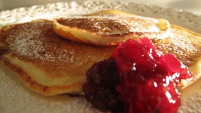 Нежные оладьи из творога на кефире