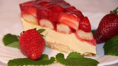 Нежный чизкейк с клубникой без выпечки