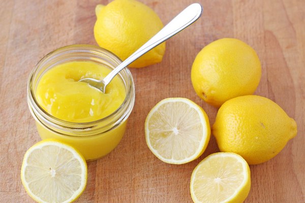 Нежный лимонный крем на десерт