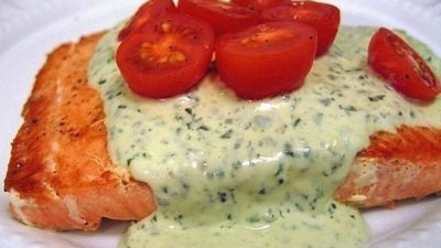 Нежный стейк форели в сливочном соусе