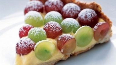 Нежный тарт со свежим виноградом