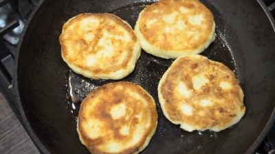Очень простые сырники на завтрак