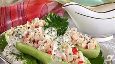 Огуречные лодочки с крабовым салатом
