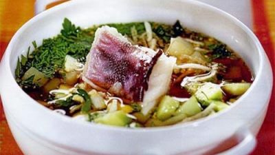 Окрошка с рыбой и огуречным рассолом