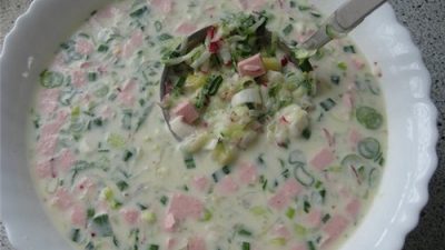 Окрошка с зеленым горошком