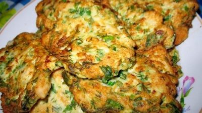 Оладьи из куриного фарша с брокколи