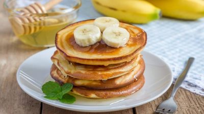 Оладьи из творога и манки с бананом