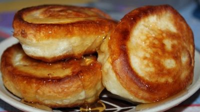 Оладьи медовые на молоке