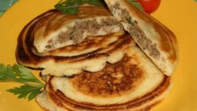 Оладьи на кефире с мясной начинкой