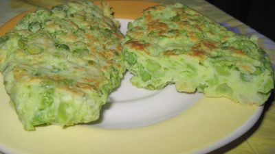 Оладья из картофеля с зеленым горошком