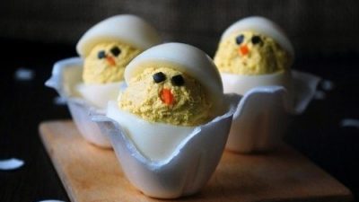 Оригинальная закуска «Цыплята из яиц»