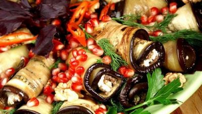 Оригинальные рулеты из баклажан по-кавказски