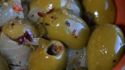 Острые оливки на закуску