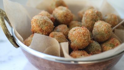 Острые жареные оливки с сыром
