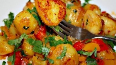 Острый картофель с красным перцем