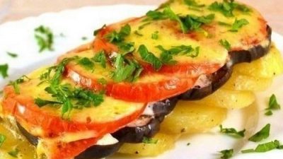 Овощная закуска, запеченная со сметаной