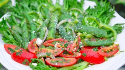 Овощной салат с горчично-чесночной заправкой