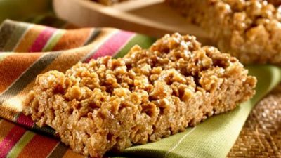 Овсяные батончики с инжиром и фисташками