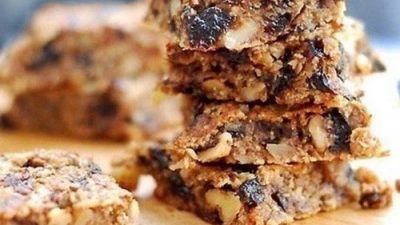 Овсяный десерт с черносливом и орехами
