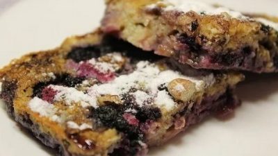 Овсяный пирог с черникой и бананом