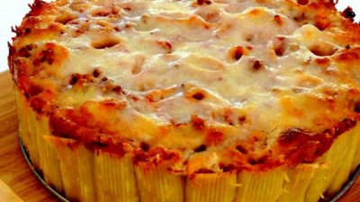 Паста-пирог с мясным фаршем и сыром