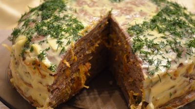 Печеночный тортик с морковью на закуску