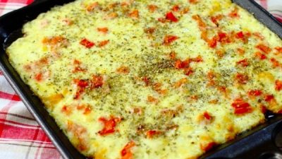 Печеный сыр с помидорами к завтраку