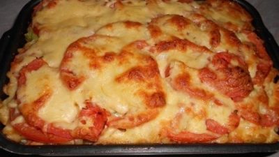 Пикантные макароны с копченой колбасой в духовке